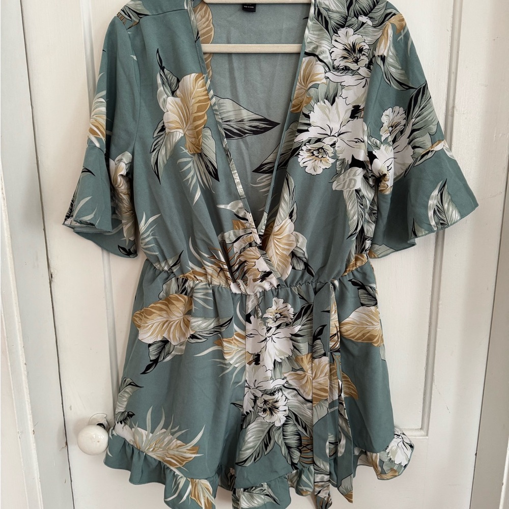 SHEIN Curve Floral Print Romper